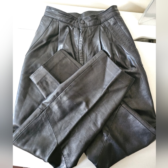 Danier Vintage Leather Pleated Cigarette Pants made in Canada Size 4 - Picture 7 of 10